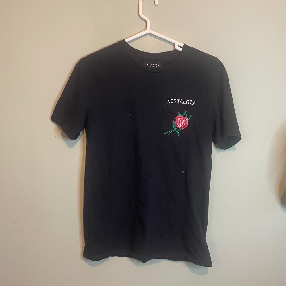 Pacsun Mens Casual Nostalgia‎ Rose Flower Pocket Tee Crew T-Shirt Black Small